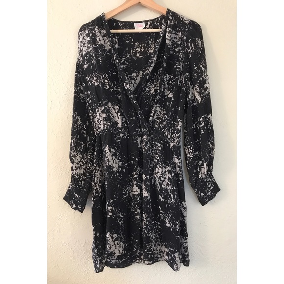 Faux Wrap Dress in B&W Art Déco Print - Picture 1 of 5